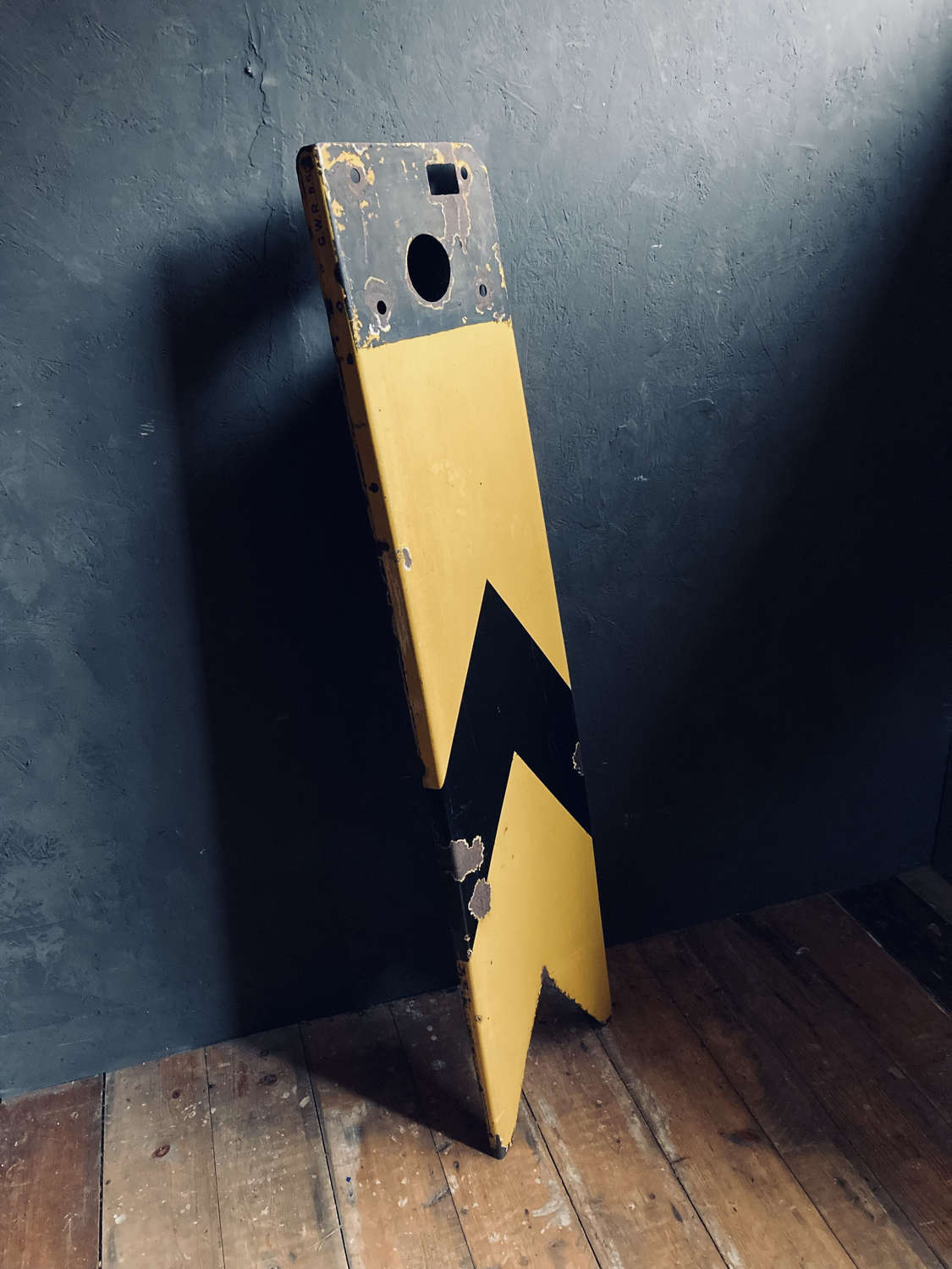 A rare GWR ‘distant’ signal blade.